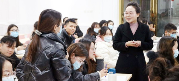 宜川 专家指导+名师授课+培优补弱+日清月结的教学模式