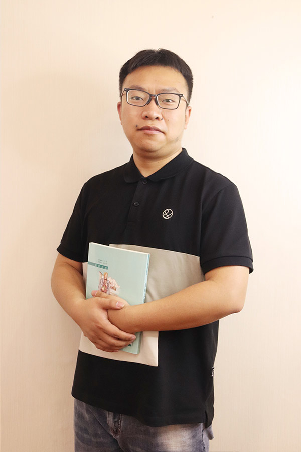 宜川杨斌 本科学历，毕业于西安航空学院