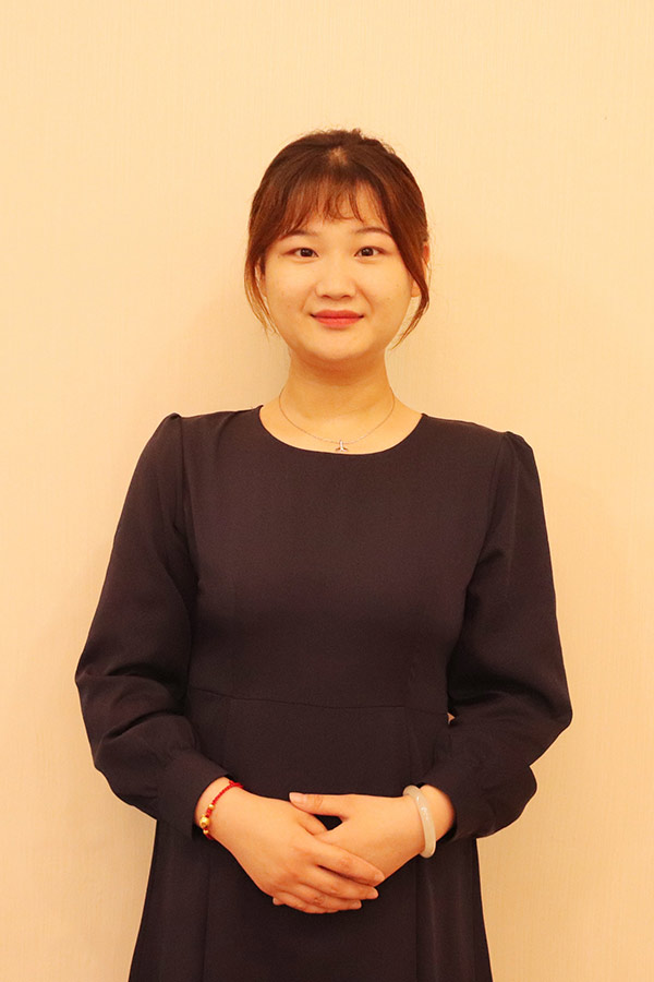 宜川文哲 本科学历，优秀班主任
