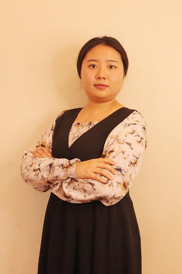 宜川何爱玲 本科学历，优秀班主任